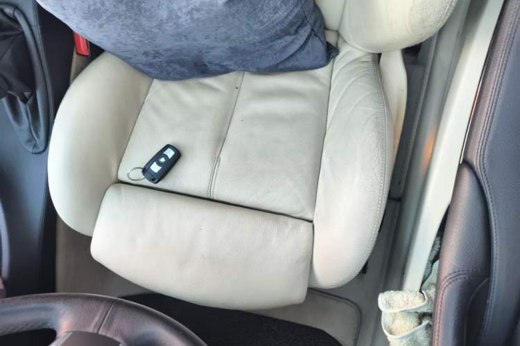 Used BMW 6 Series 2006 630i two-door coupe Vehicle Key