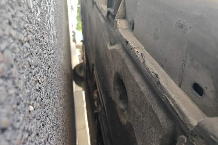 Used BMW 6 Series 2006 630i two-door coupe Chassis Front Right