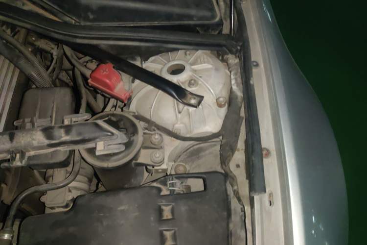 Used BMW 6 Series 2006 630i two-door coupe Engine Bay Left
