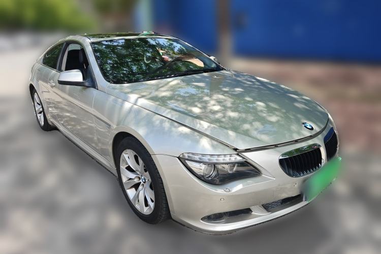 Used BMW 6 Series 2006 630i two-door coupe Front Right 45 Deg