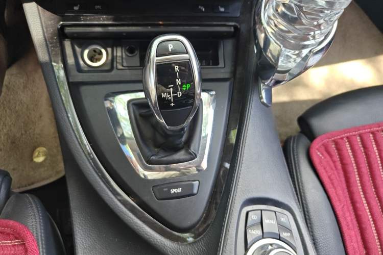 Used BMW 6 Series 2006 630i two-door coupe Gear Lever