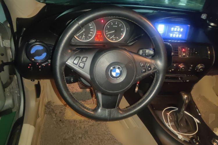 Used BMW 6 Series 2006 630i two-door coupe Steering Wheel