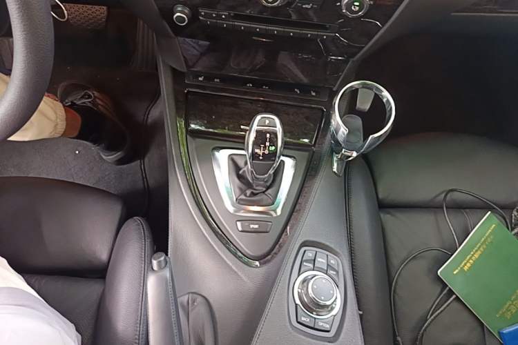 Used BMW 6 Series 2007 630i Convertible Coupe Gear Lever
