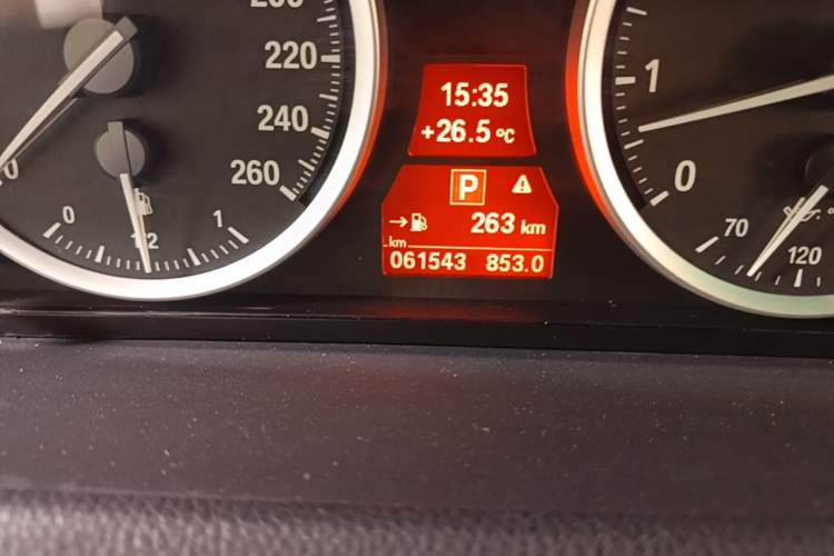 Used BMW 6 Series 2007 630i Convertible Coupe Odometer Close Up