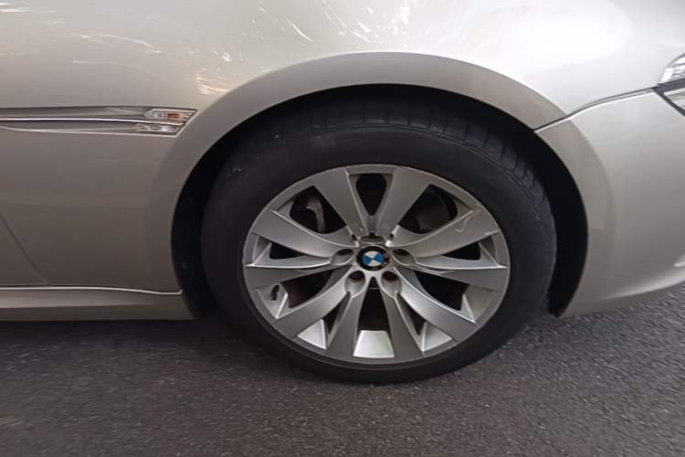 Used BMW 6 Series 2007 630i Convertible Coupe Right Front Wheel Hub
