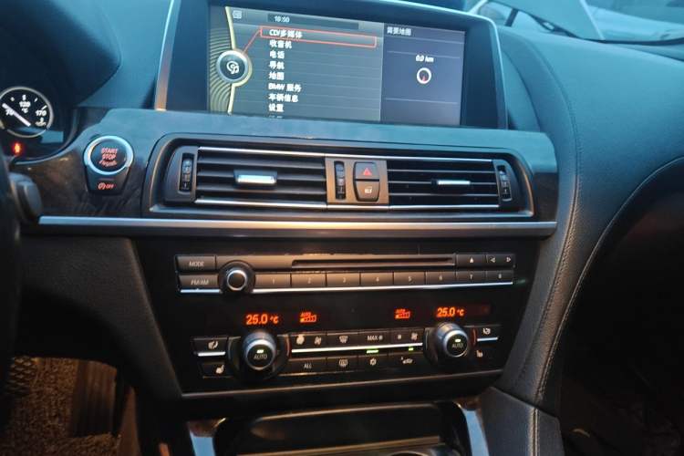 Used BMW 6 Series 2011 640i Convertible Coupe Audio And AC Panel