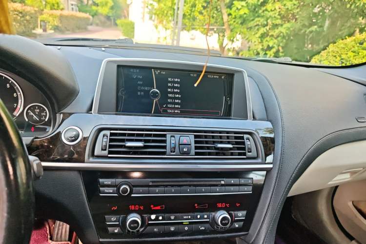 Used BMW 6 Series 2011 650i Convertible Coupe Audio And AC Panel