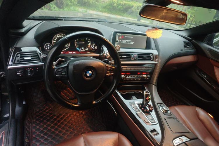 Used BMW 6 Series 2011 640i Convertible Coupe Center Console