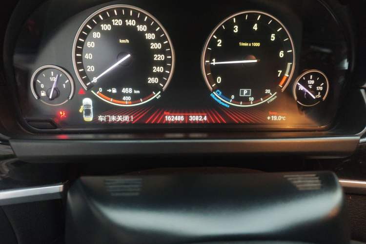 Used BMW 6 Series 2011 640i Convertible Coupe Odometer Close Up