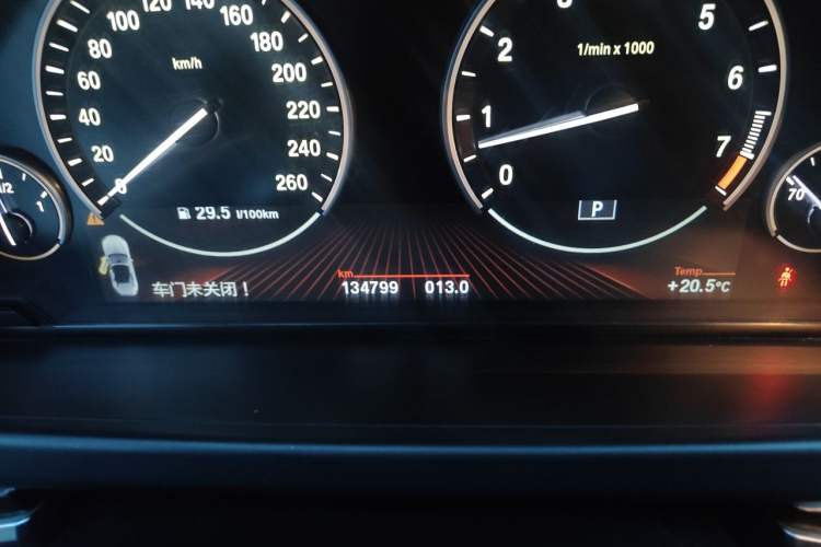 Used BMW 6 Series 2011 640i Convertible Coupe Odometer Close Up