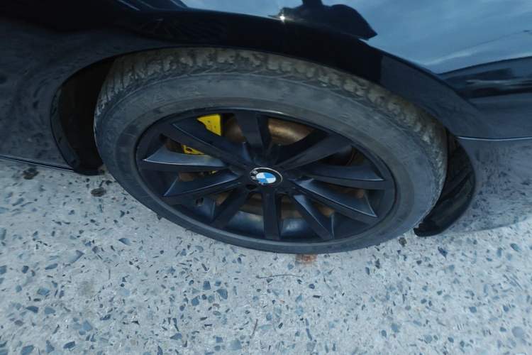 Used BMW 6 Series 2011 640i Convertible Coupe Right Front Wheel Hub