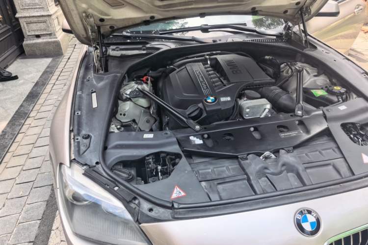 Used BMW 6 Series 2011 640i Convertible Coupe Engine Bay Right