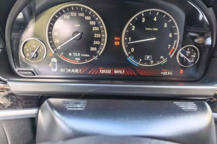 Used BMW 6 Series 2011 640i Convertible Coupe Odometer Close Up