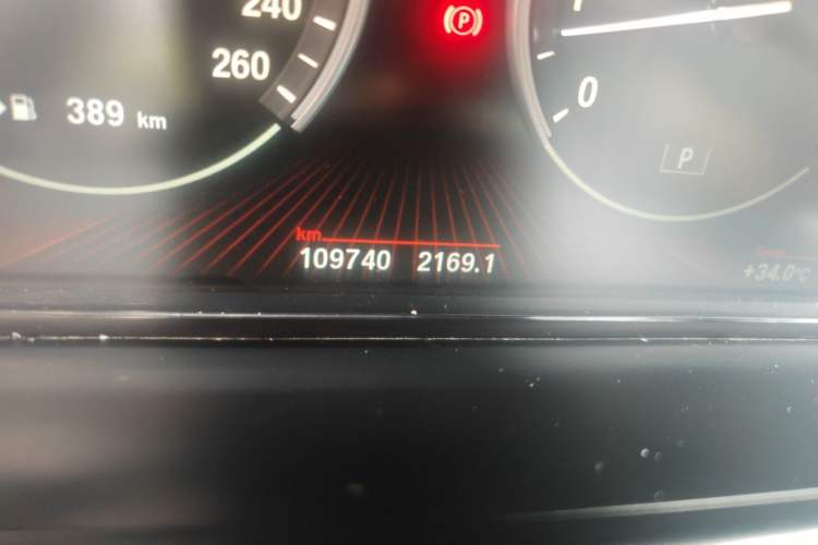 Used BMW 6 Series 2011 640i Convertible Coupe Odometer Close Up