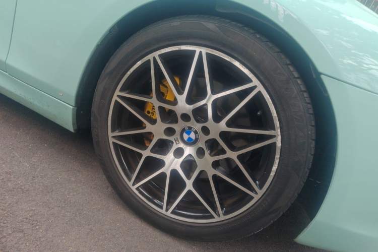 Used BMW 6 Series 2011 640i Convertible Coupe Right Front Wheel Hub