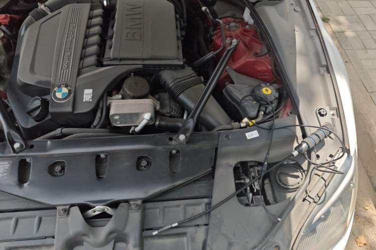 Used BMW 6 Series 2011 640i Convertible Coupe Engine Bay Left