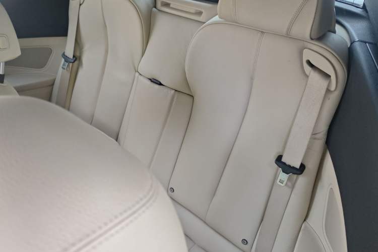 Used BMW 6 Series 2011 640i Convertible Coupe Left Rear Seat