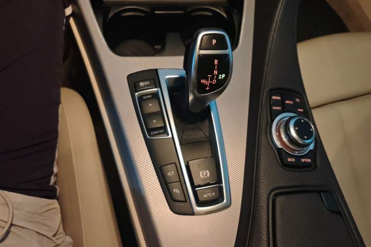 Used BMW 6 Series  Gear Lever