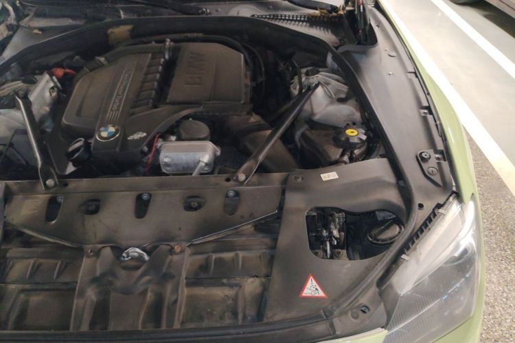 Used BMW 6 Series 2012 640i two-door coupe Engine Bay Left