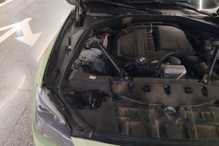 Used BMW 6 Series 2012 640i two-door coupe Engine Bay Right