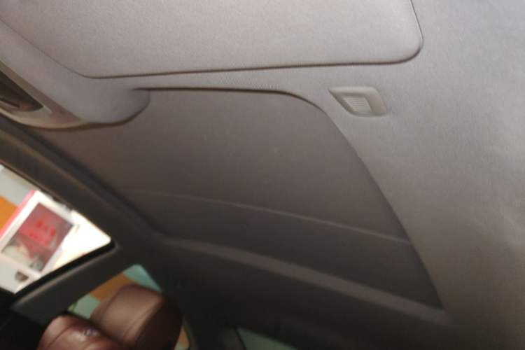 Used BMW 6 Series 2012 640i two-door coupe Headliner