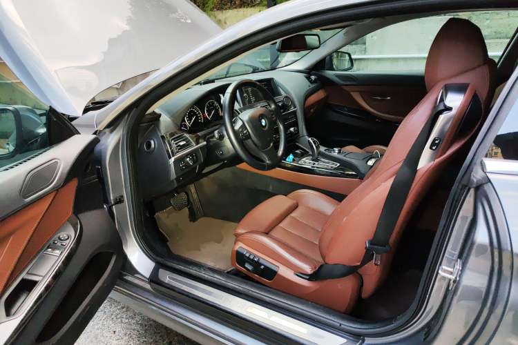 Used BMW 6 Series 2012 650i two-door coupe Driver Seat