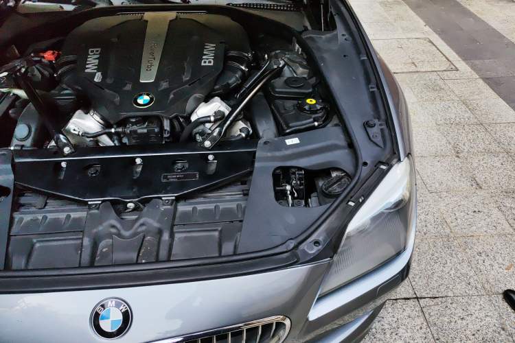 Used BMW 6 Series 2012 650i two-door coupe Engine Bay Left