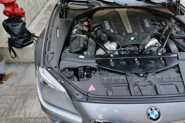 Used BMW 6 Series 2012 650i two-door coupe Engine Bay Right