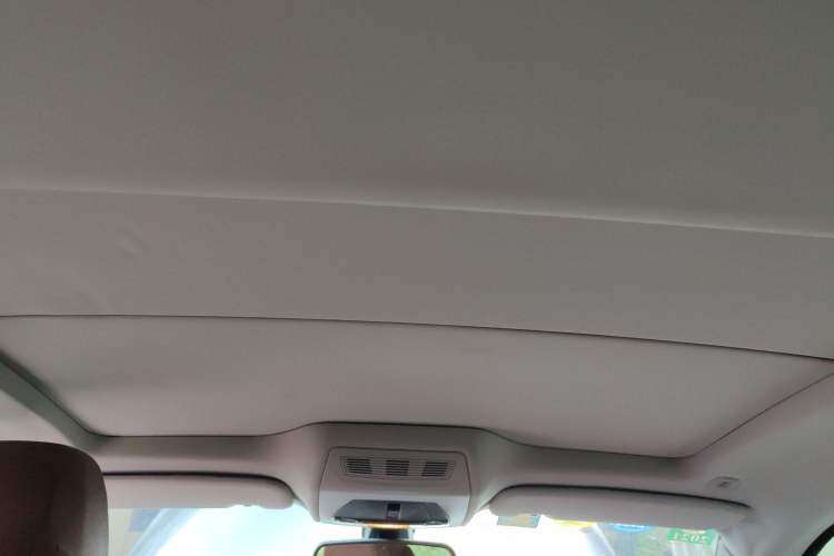 Used BMW 6 Series 2012 650i two-door coupe Headliner