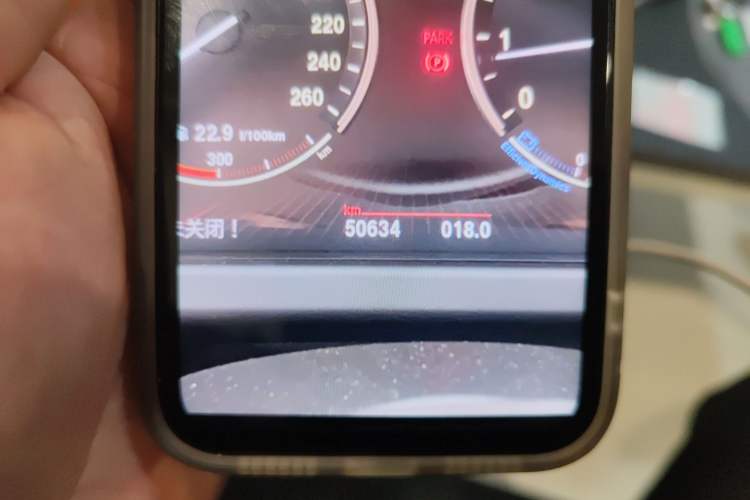 Used BMW 6 Series 2012 650i two-door coupe Odometer Close Up