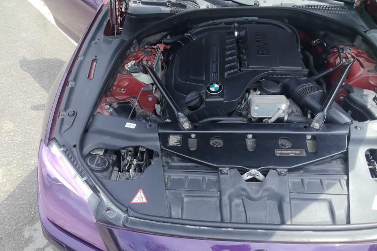 Used BMW 6 Series 2012 640i two-door coupe Engine Bay Right