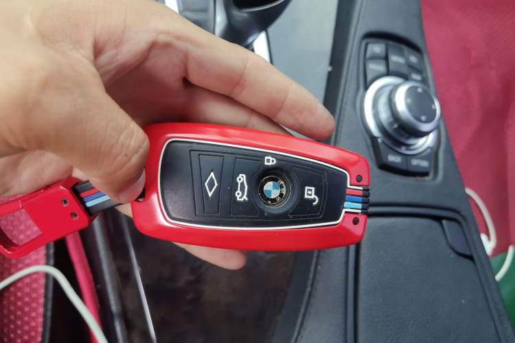 Used BMW 6 Series 2012 640i two-door coupe Vehicle Key