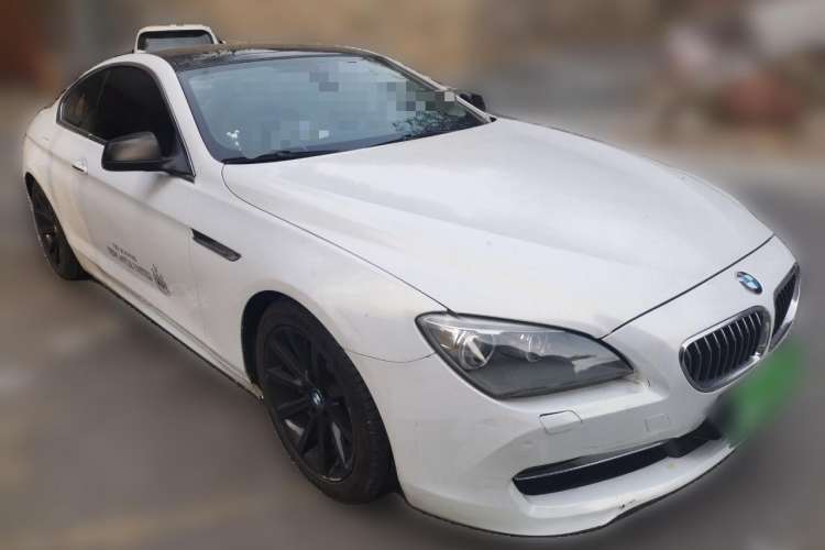 Used BMW 6 Series 2012 640i two-door coupe Front Right 45 Deg