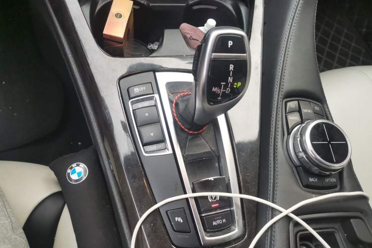 Used BMW 6 Series 2012 640i two-door coupe Gear Lever
