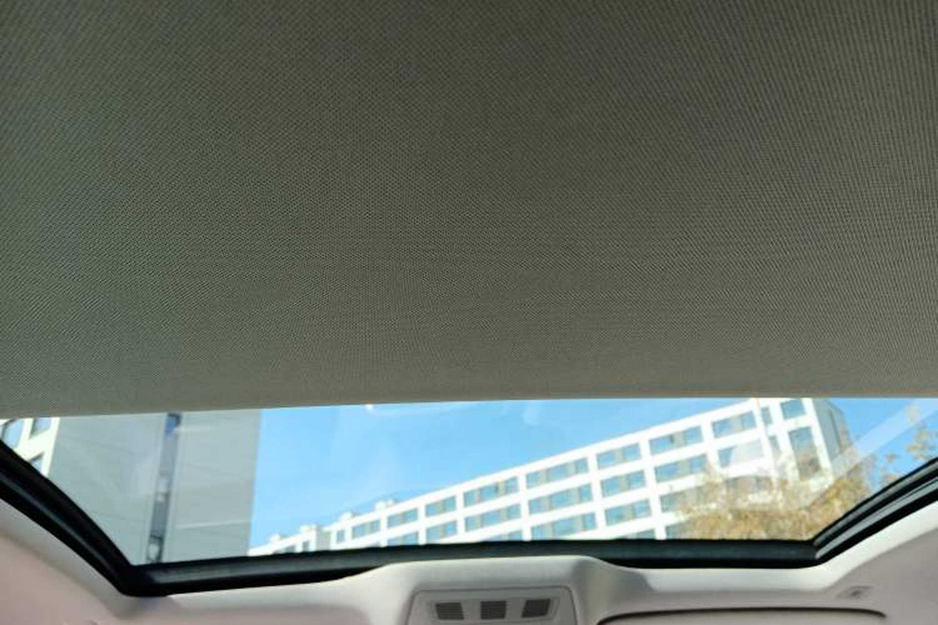Used BMW 6 Series 2012 640i two-door coupe Headliner