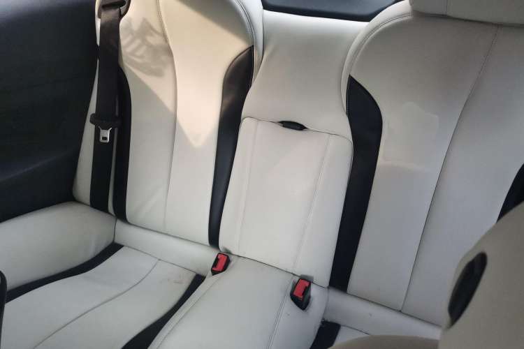 Used BMW 6 Series 2012 640i two-door coupe Left Rear Seat