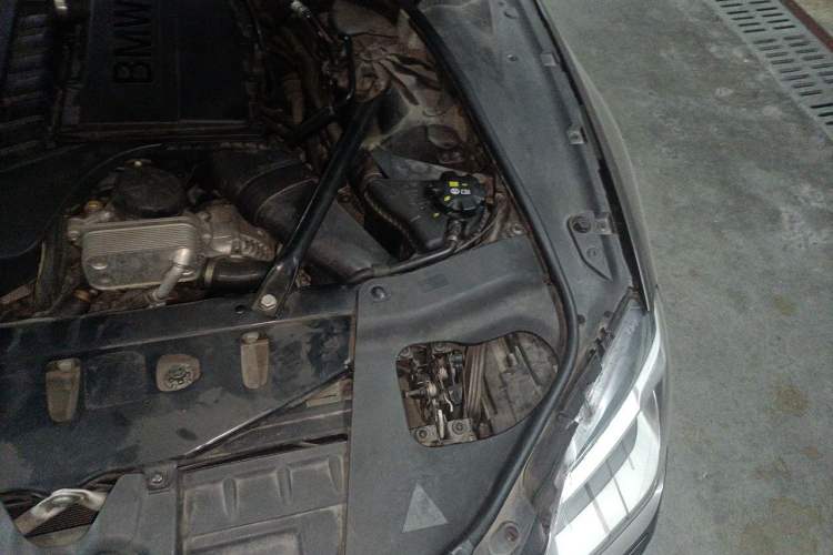 Used BMW 6 Series 2012 640i Gran Coupe Engine Bay Left