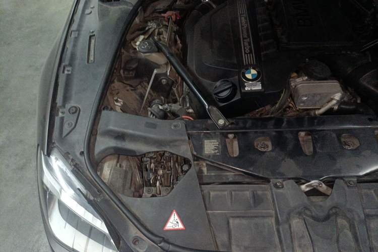 Used BMW 6 Series 2012 640i Gran Coupe Engine Bay Right