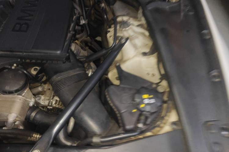 Used BMW 6 Series 2012 640i Gran Coupe Engine Bay Left