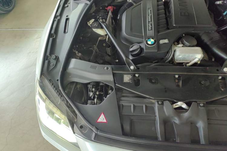 Used BMW 6 Series 2012 640i Gran Coupe Engine Bay Right