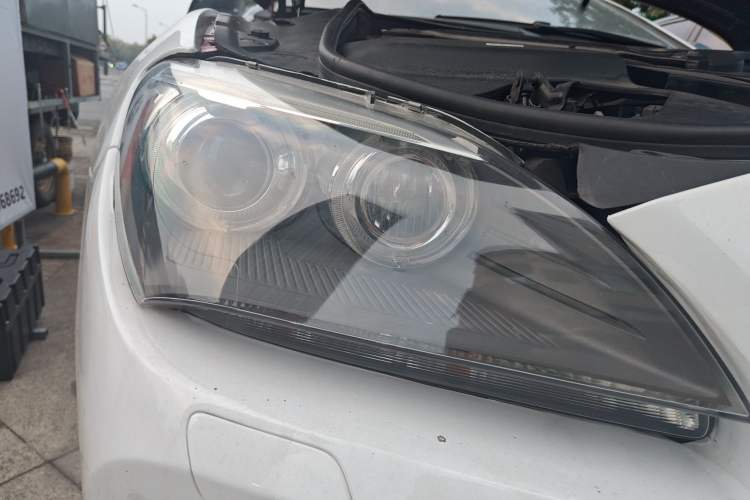 Used BMW 6 Series 2012 640i two-door coupe Exterior 6