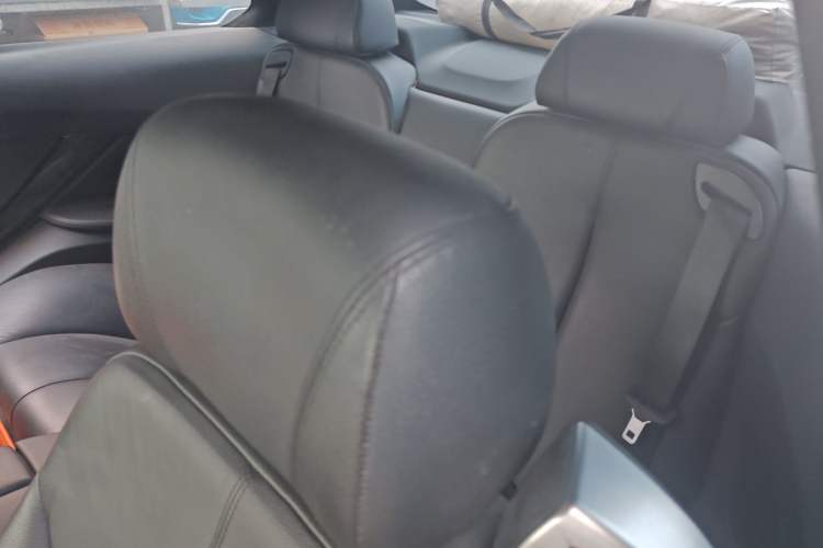 Used BMW 6 Series 2012 640i two-door coupe Interior 4