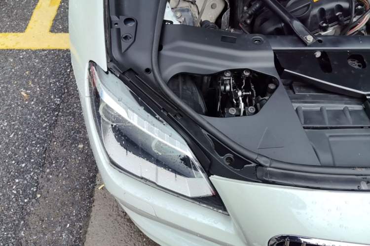 Used BMW 6 Series 2012 640i Gran Coupe Right Front Headlight