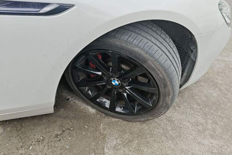Used BMW 6 Series  Right Front Wheel Hub