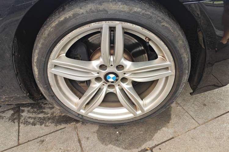 Used BMW 6 Series 2013 Facelift 640i Gran Coupe Right Front Wheel Hub