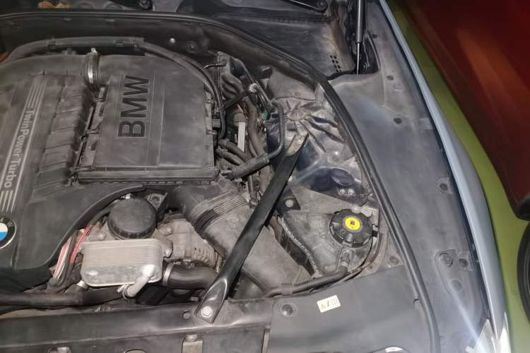 Used BMW 6 Series 2013 640i Coupe Engine Bay Left