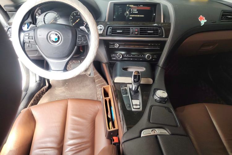Used BMW 6 Series 2013 640i Coupe Center Console