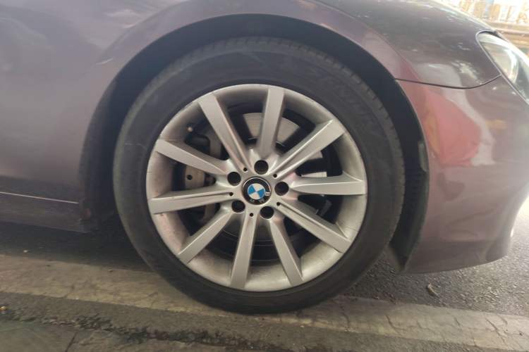 Used BMW 6 Series 2013 640i Coupe Right Front Wheel Hub