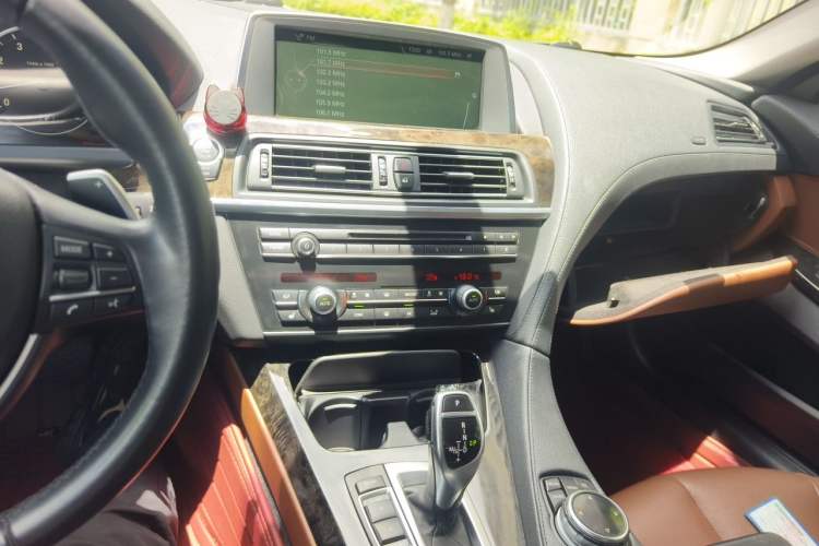 Used BMW 6 Series 2013 640i Coupe Audio And AC Panel