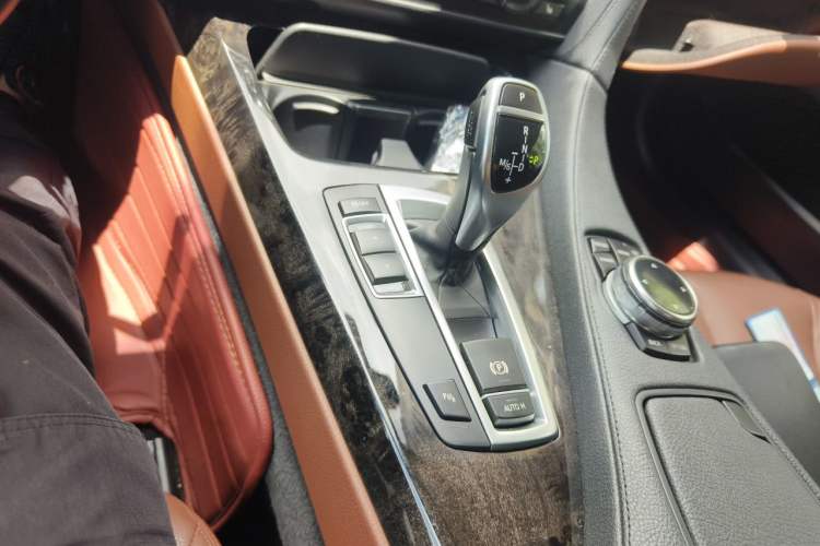 Used BMW 6 Series 2013 640i Coupe Gear Lever